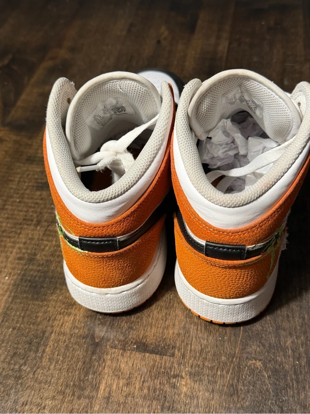 Jordan 1 Mid SE 